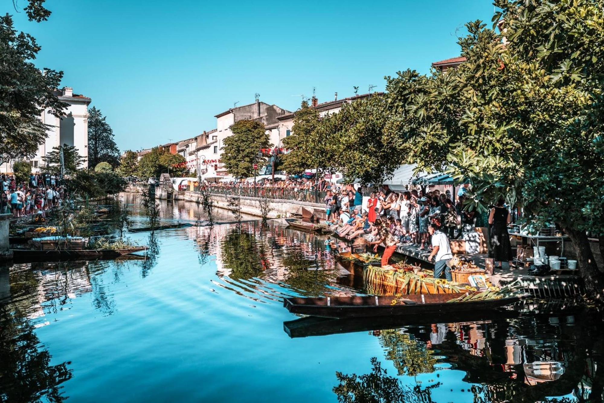 Un Petit Nid Au Bord De La Sorgue Daire LʼIsle-sur-la-Sorgue Dış mekan fotoğraf